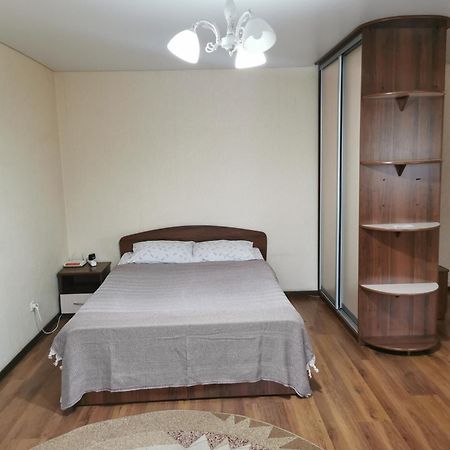 1 Комн Апартаменты В Центре Рядом С Парком Kostanay Extérieur photo